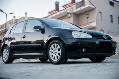 VOLKSWAGEN Golf 5ª serie