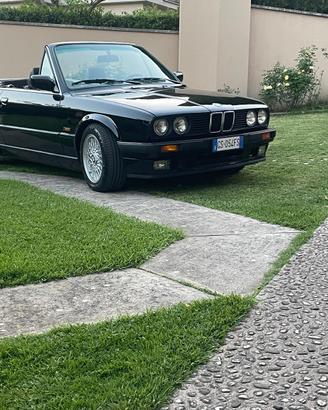 BMW 318 is E30 Cabrio