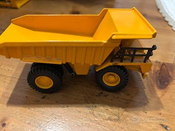 Camion caterpillar