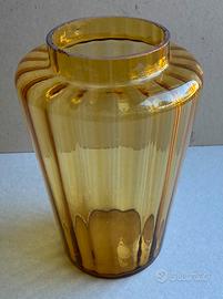 Vaso in vetro soffiato anni 50 color ambra