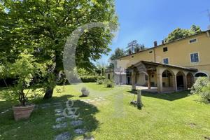 Villa di 1365 m² con più di 5 locali a Valsamoggia