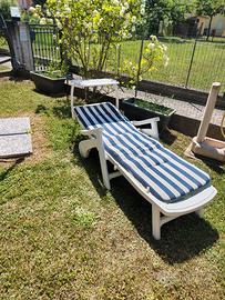 Lettino da giardino pieghevole con ruote e cuscino