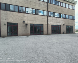 Locale commerciale Magazzino