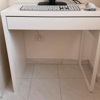 Scrivania Ikea Mickie