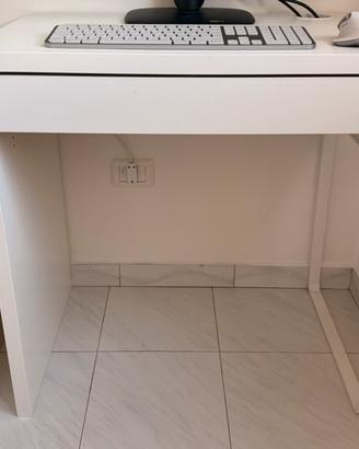 Scrivania Ikea Mickie