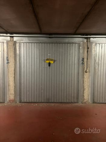 Garage/box auto a quart