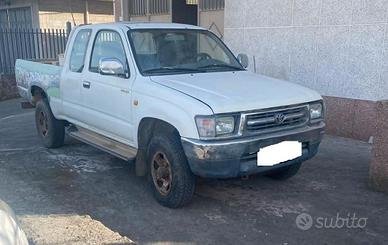 TOYOTA HILUX 2 PORTE