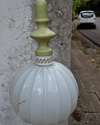 lampadario vintage in vetro bianco 