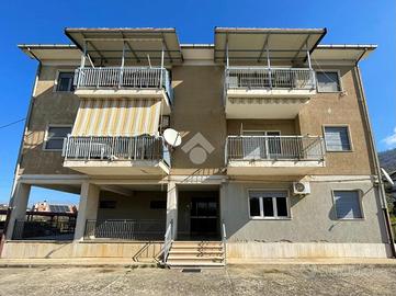 3 LOCALI A CASTIGLIONE COSENTINO