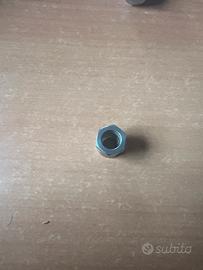 Dado antifurto a strappo