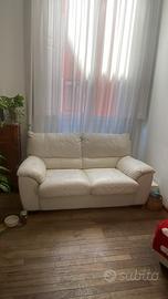 set di due divani e puf (anni 2000)