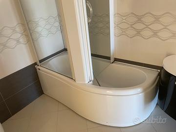 Vasca con finzione  idromassaggio