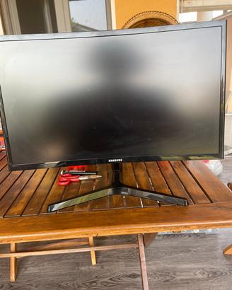 Monitor gaming curvo Samsung 24 pollici