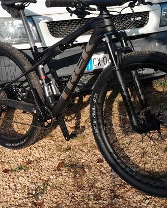 trek supercaliber 9.8 xt 2023 gen1