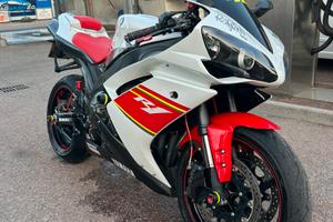 Yamaha YZF R1