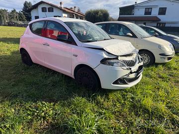 Lancia Ypsilon 1.0 FireFly 5 porte S&S Hybrid Ecoc