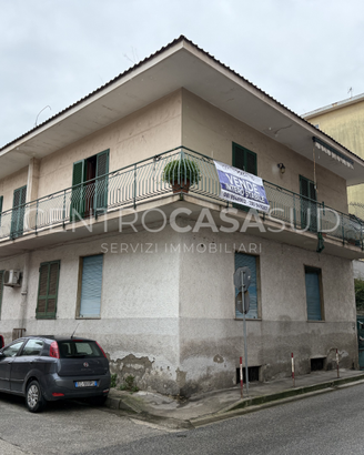 INTERO FABBRICATO DA RISTRUTTURARE
