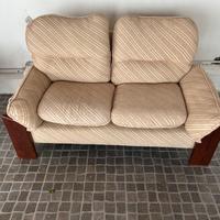 Divano e poltrona vintage in stile rustico