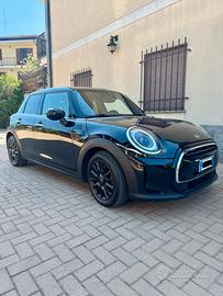 MINI COOPER 1.5 5 PORTE CAMDEN EDITION NOV 2023