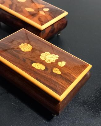 portagioie con carillon in legno intarsiato di Sor