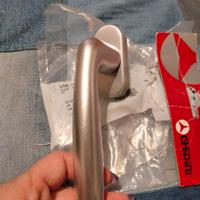 maniglia per finestre 