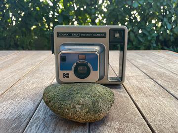 Kodak EK2 instant camera - fotocamera istantanea