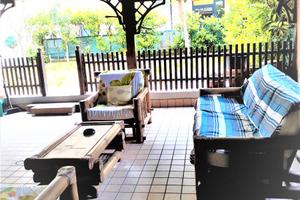 Elegante-Centrale-Giardino Arredato