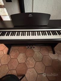 Tastiera Yamaha Arius YDP-141 usata