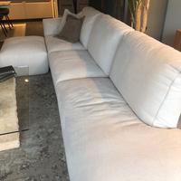 Divani in pronta consegna .Svendita di 450 Nuovi