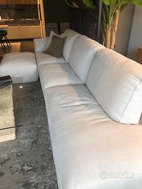 Divani in pronta consegna .Svendita di 450 Nuovi