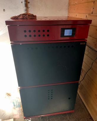 caldaia a pellet Geysir 24 FAMAR 