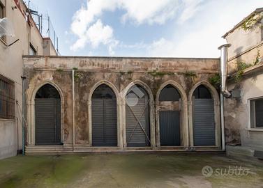 CASA SEMINDIPENDENTE A QUARTUCCIU