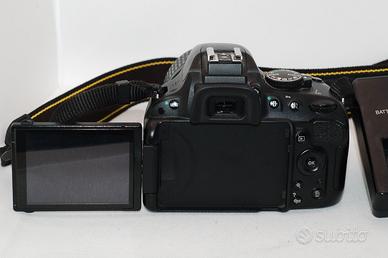 Kit Nikon D5100 più obiettivo lente 18-55mm VR Kit