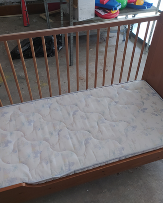 Lettino Ikea con materasso