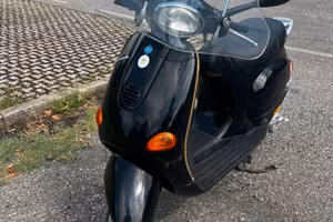 Vespa 50cc 4 Tempi anno 2002