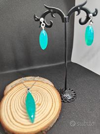 Orecchini in forma di goccia blu 