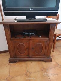 Mobiletto porta TV.