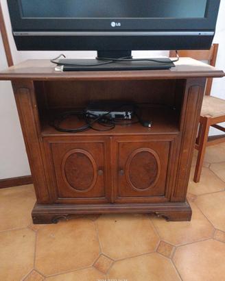 Mobiletto porta TV.