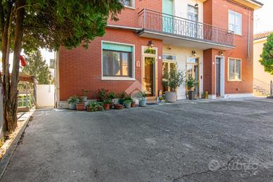 3 LOCALI A FERRARA