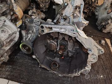 Cambio VOLKSWAGEN GOLF 4 1896cc TDI del 2000