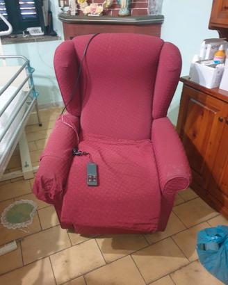 Poltrona elettrica per anziani