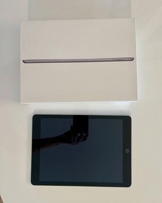 iPad 2014, 32G, con box, no carica baterie