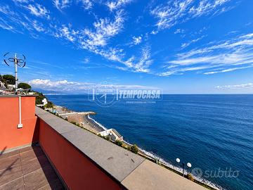 PINETA - FRONTE MARE CON TERRAZZA VIVIBILE E POSTO
