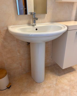 Lavabo con colonna