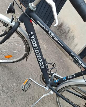 bicicletta in alluminio