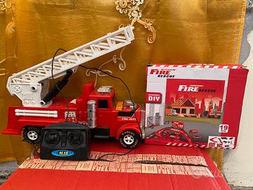 Lotto camion pompieri + pista vigili del fuoco
