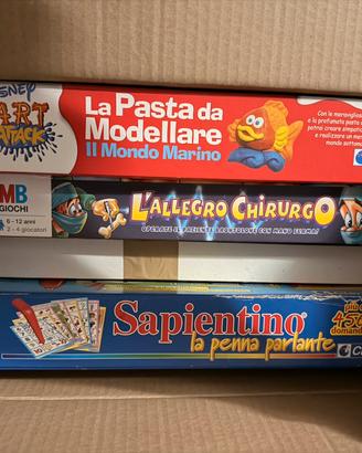 Giochi in scatola assortiti (monopolino…)