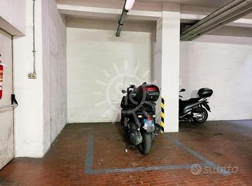 Affisai 2 di 3 Posti moto - via amendola