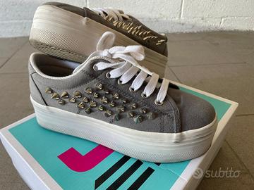 Sneakers Jeffrey Campbell grigie borchie