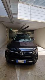 Auto praticamente nuova  13000 euro trattabili